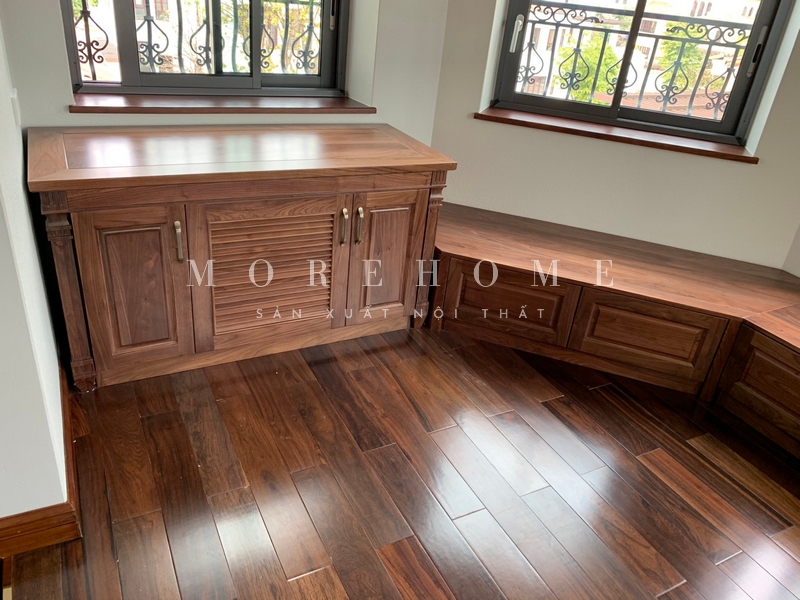 Thi công nội thất nhà phố, biệt thự sử dụng chất liệu gỗ óc chó sang trọng, cao cấp tôn lên vẻ đẹp hoàn hảo và thẩm mỹ mang lại cho không gian cao.